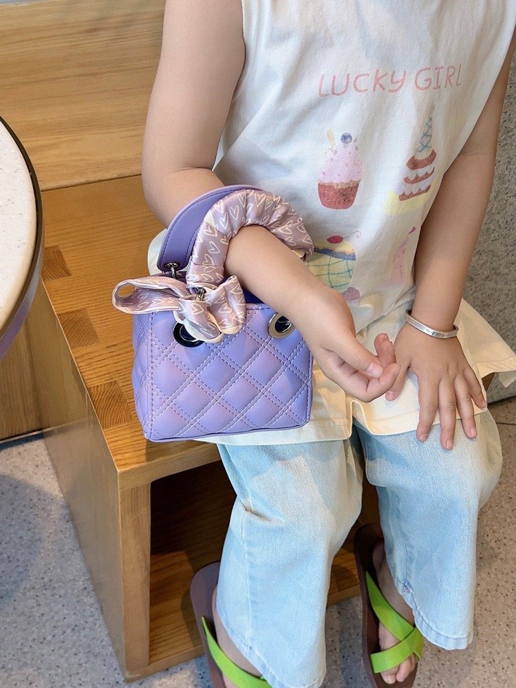 Mini Quilted Bow Crossbody Bag19